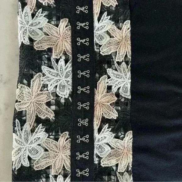 Very J Black Dress with Unique Gingham/Floral/Lace Detailing Size M -A8 - Picture 3 of 4